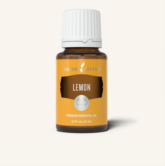 15 ml Young Living Lemon Essential Oil - Picture 1 of 2